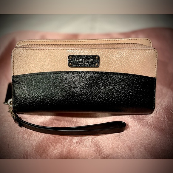 kate spade Handbags - Kate Spade Jeanne Large Continental Wallet